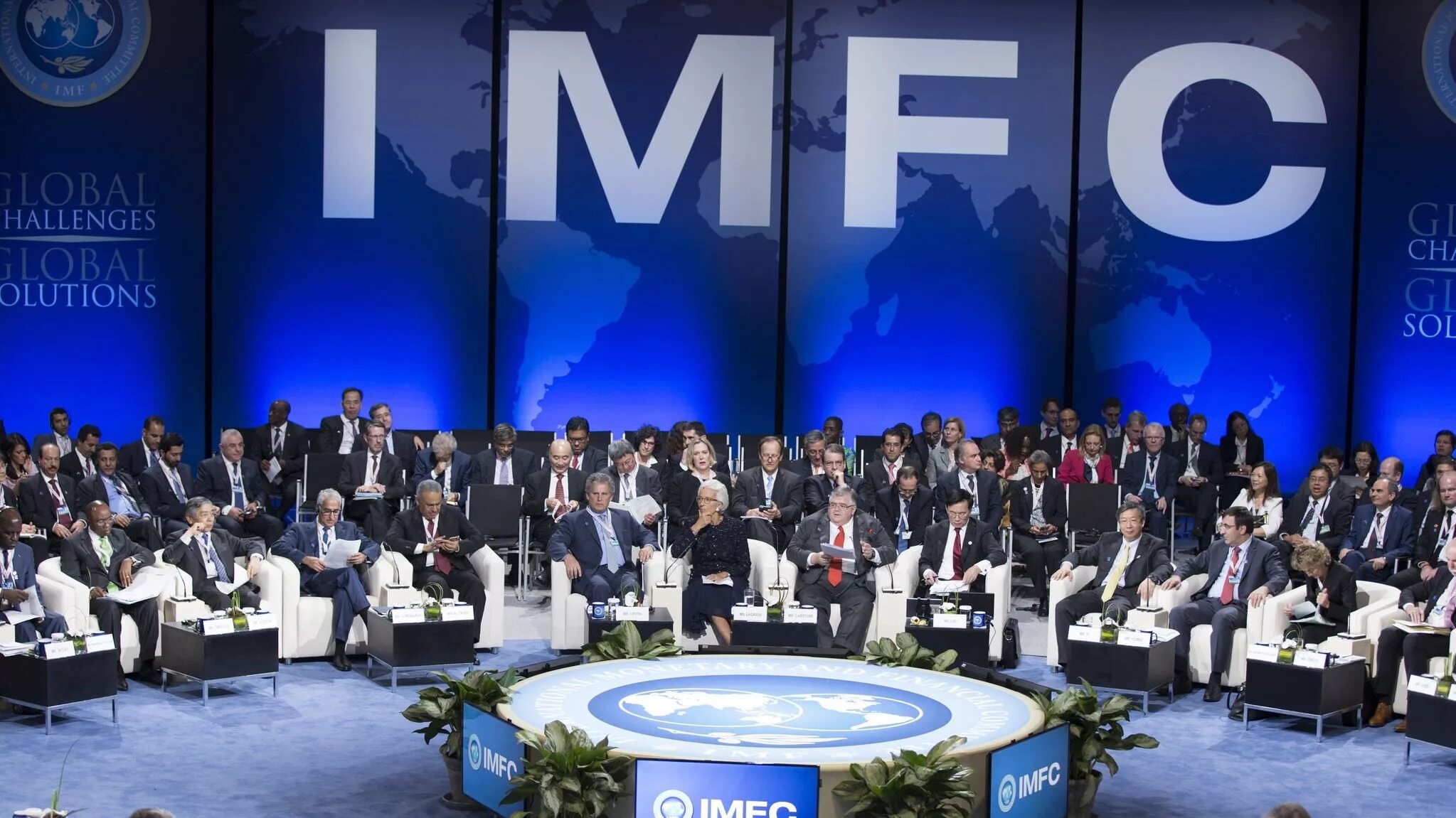 Международный фонд мвф. International monetary Fund (IMF). МВФ собрание. Международный валютный фонд картинки. МВФ заседание.