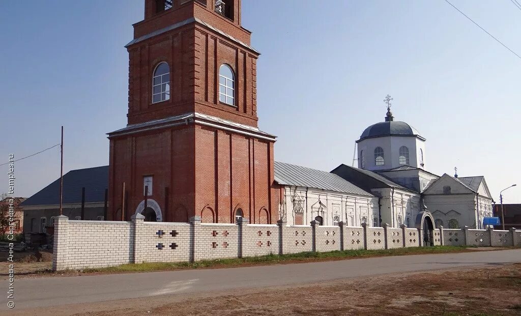 Погода майна ульяновская обл. Церковь Богоявления Господня в старой Майне. Храм в старой Майне Ульяновской области. Поселок майна Ульяновская область храм. Старая майна Ульяновская.