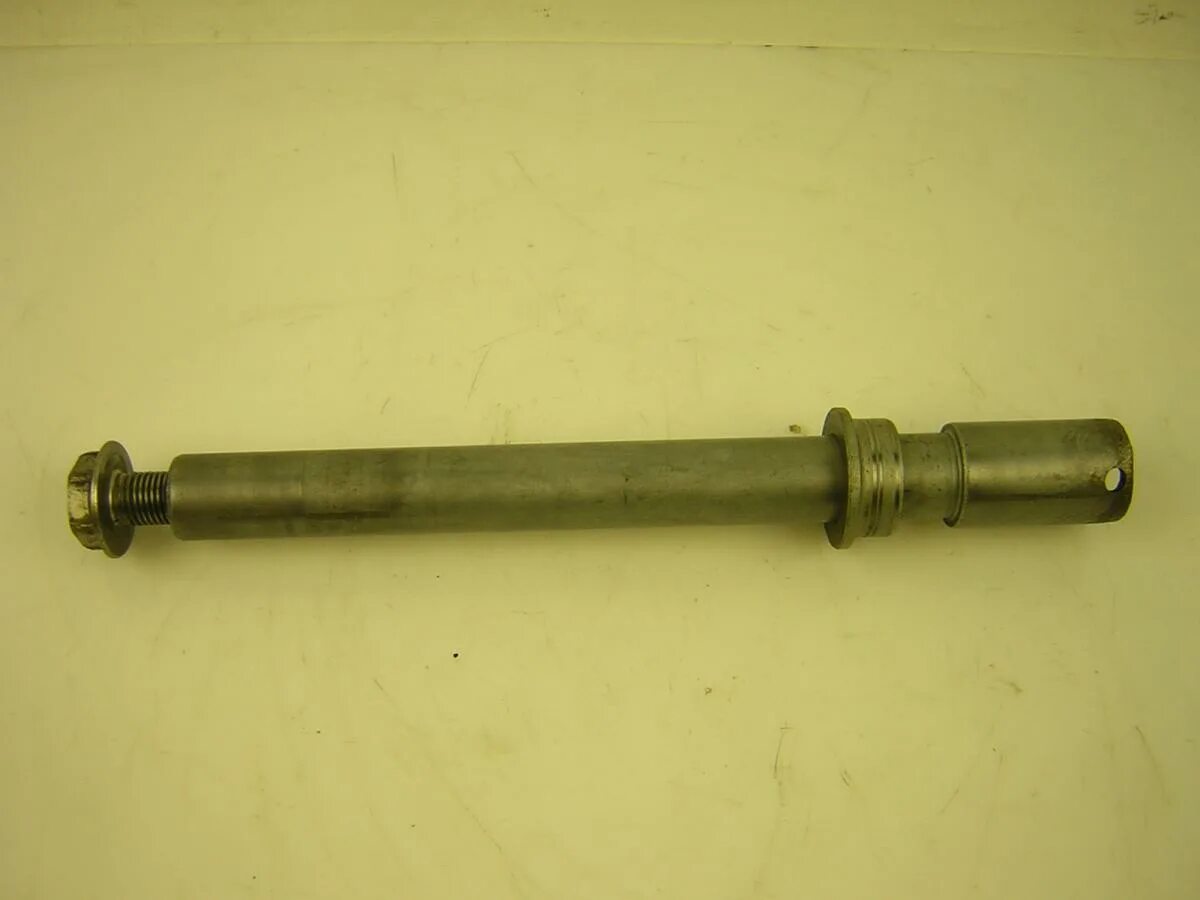 Ось колеса мотоцикла. Ось заднего колеса мотоцикла 285мм. Ось колеса мотоцикла. Ось 15 мм для питбайка. Ось переднего колеса torneo c 320.