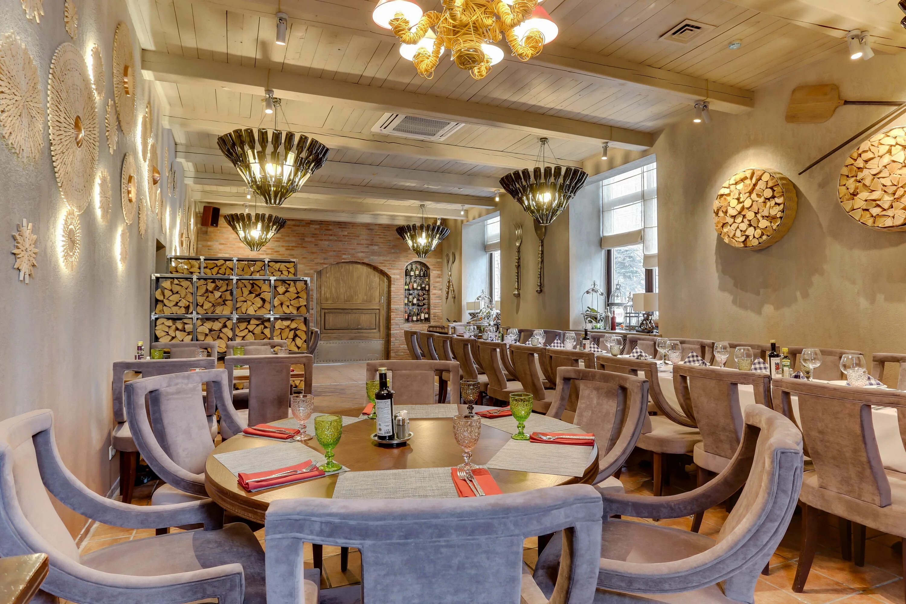 Чико екатеринбург ресторан. Чико кафе смоленская. Ресторан чико адреса. Да чикко ресторан. Ресторан чико в москве.