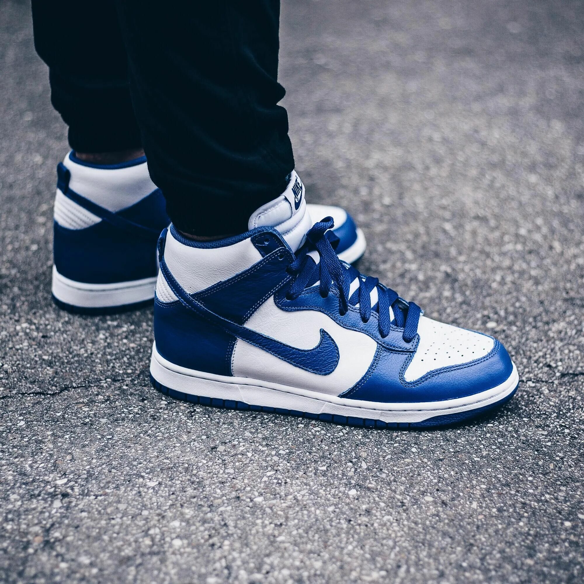 Найки игра. Nike Dunk SB Blue White. Nike Dunk High Blue White. Nike Air Dunk High. Nike SB Dunk Blue.