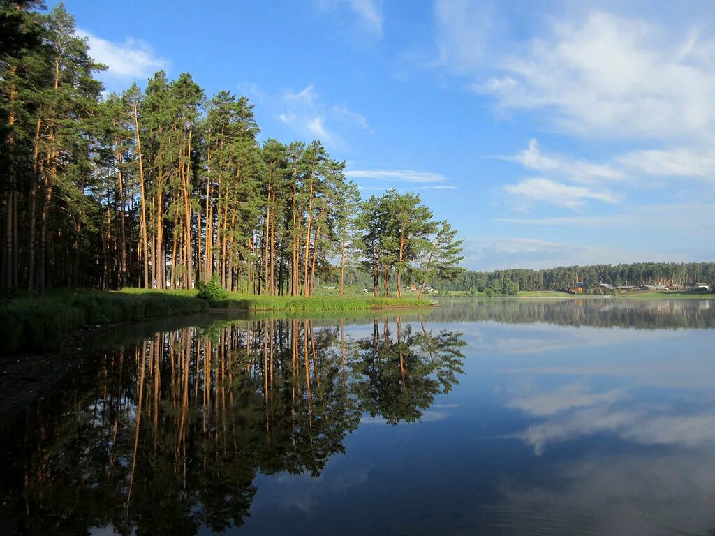 Верхняя Сысерть Свердловская область. Верхняя Сысерть озеро хрустальное. Сысертский пруд Сысерть. Пруд Хрустальный Сысерть. Сайт верхняя сысерть