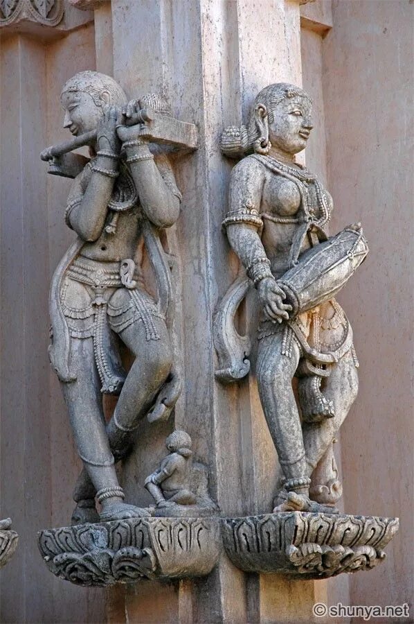 Гандхарвы и Апсары. Гандхарвы мифология. Гандхарв Апсара. Апсара статуя. Снимите печати видьядхара