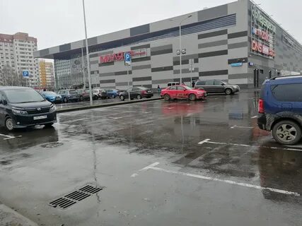 Парковка тц москва