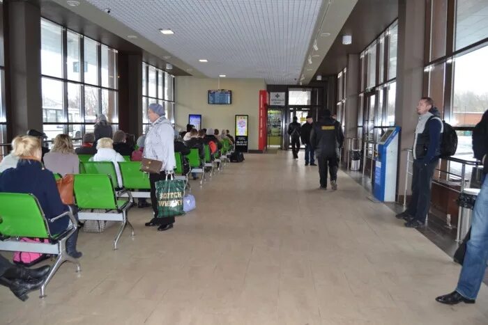 Автостанция ночью. Работа автовокзал иваново. Автовокзал иваново новый. Автовокзал иваново внутри. Автовокзал иваново, иваново.