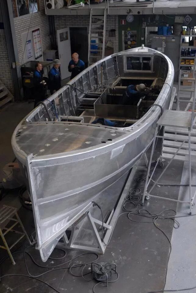 Wyatboat-460 pro. Алюминиевая лодка охотник 290. Алюминий для корпуса катера. Алюминиевый корпус лодки. Алюминиевый корпус лодки.