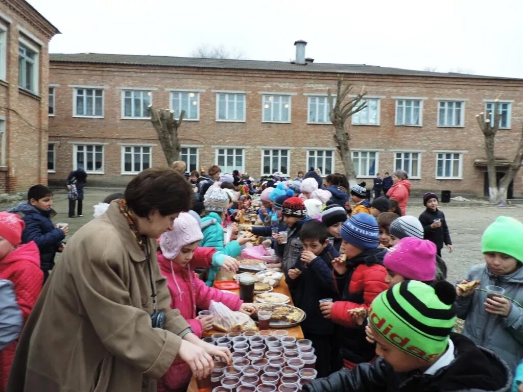 Село пролетарское кабардино балкария. Пролетарское село и школа. Пролетарская школа восканова прохладный капремонт. Школа село пролетарское кабардино балкария. Погода в пролетарском кбр прохладненский.