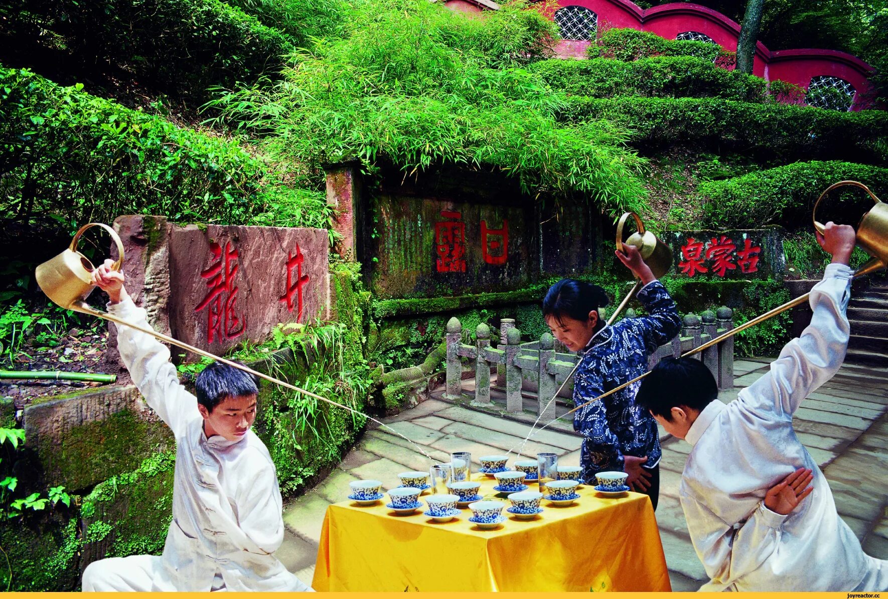 Китайские развлечения. Чайные традиции Китая. Китайский чай церемония. Традиционное китайское чаепитие. Чаепитие в Китае.