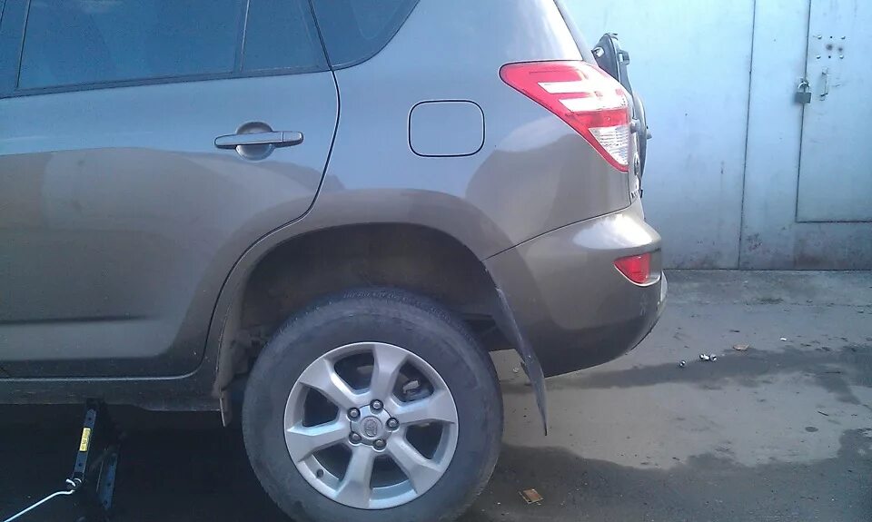 рав 4 скрипы. скрип двери задка рав 4. рав 4 скрипы. регулировка двери на рав4 2010 года на водительской двери передние. рав 4 скрипы.