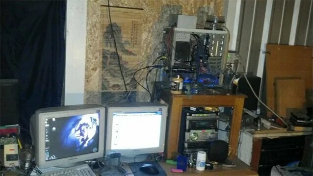 Worst setup. Крутая геймерская комната. Рабочее место бомжа. Worst setup photo. Сетапы ужасные.