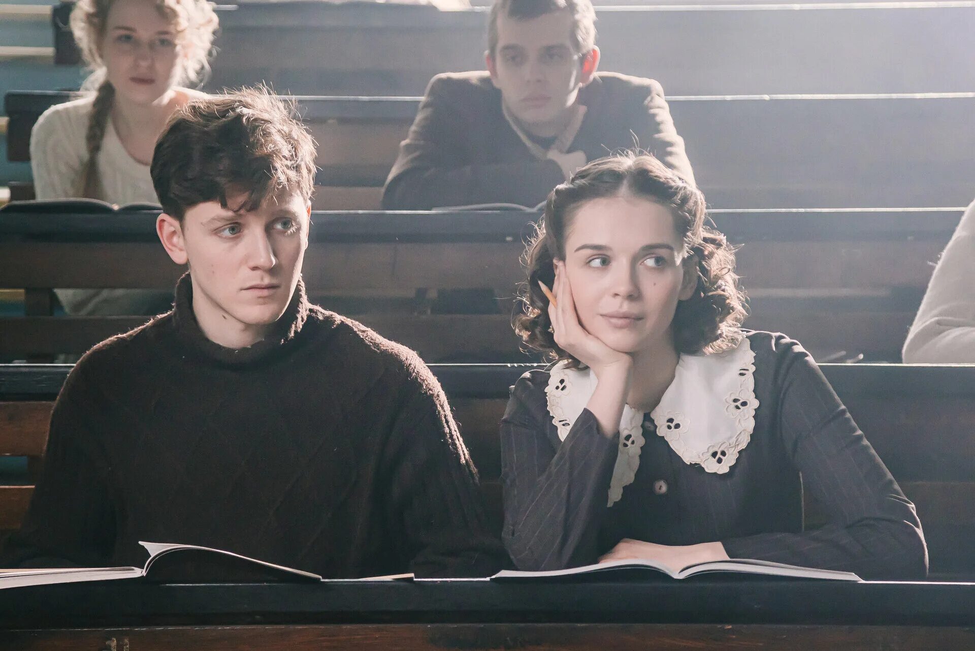 софья синицына. в парке чаир любовь константинова. в парке чаир сериал. в парке чаир дата выхода. сериал парке чаир антон хабаров.