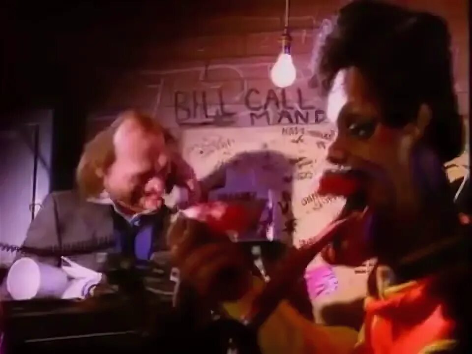 Genesis land of confusion. Genesis land of confusion. Genesis land of confusion альбом. Genesis группа land of confusion. Land of confusion бизнесмен.