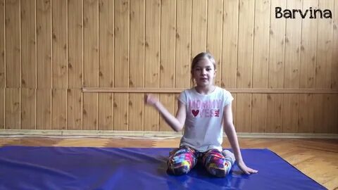 Дети делают колесо