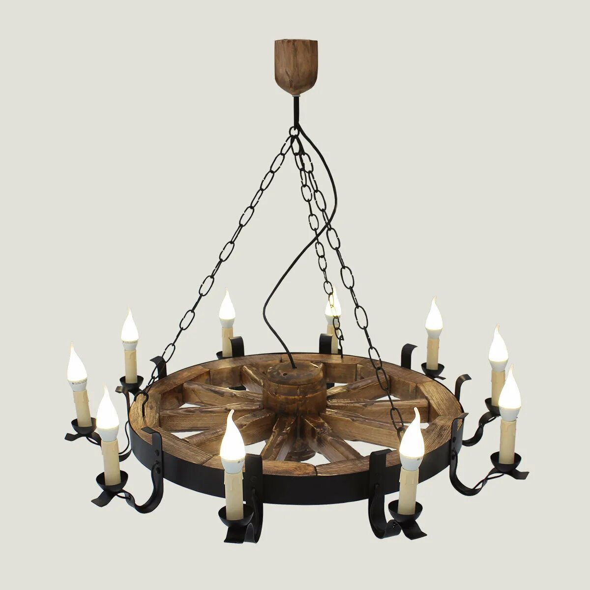 Люстра лофт колесо телеги. Деревянная люстра. Люстра из колеса от телеги. Люстра кованая колесо телеги. Деревянные люстры колесо.