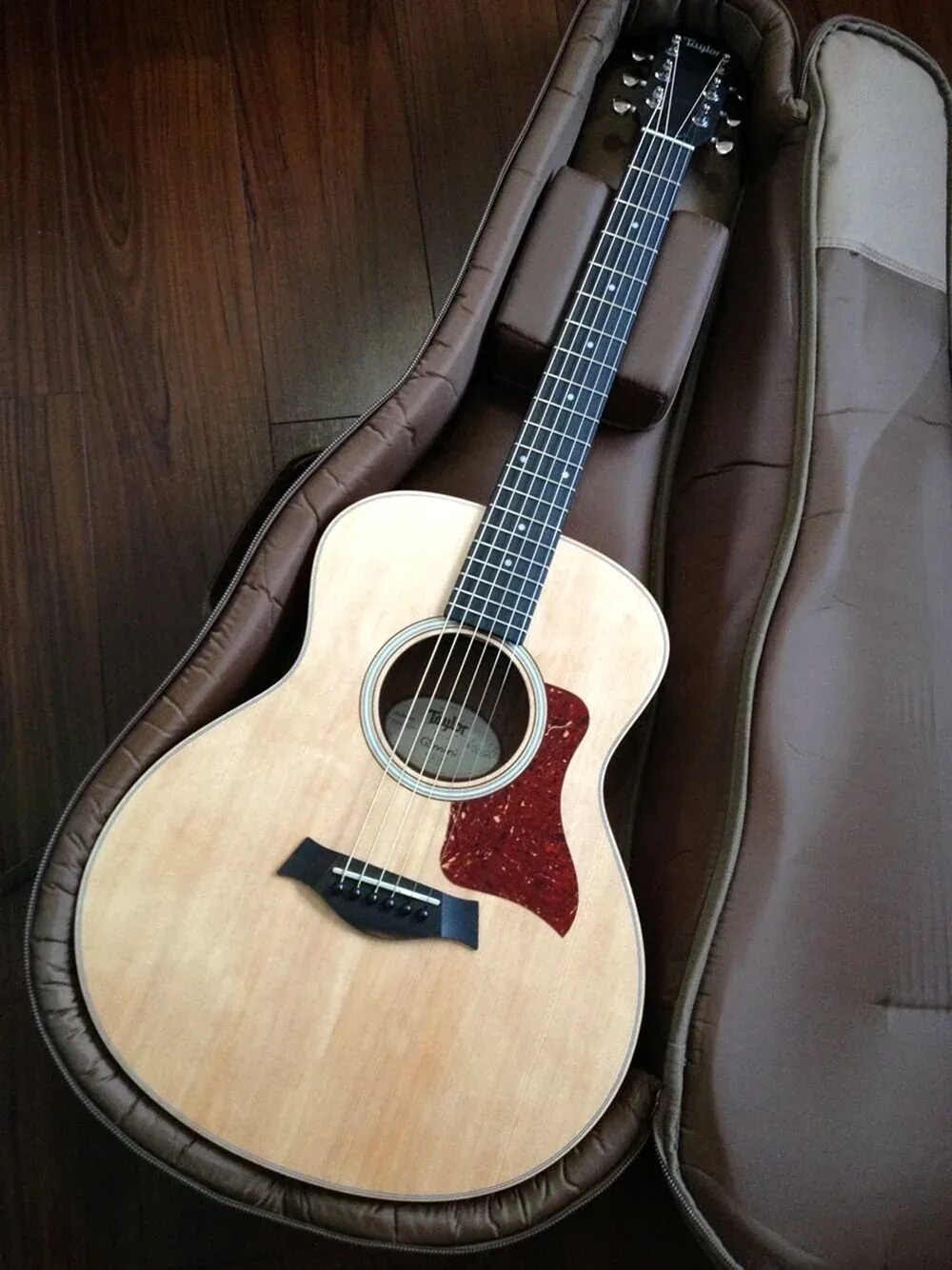 Какая самая хорошая гитара. Taylor gs mini. гитара тейлор акустическая. taylor 1000. гитара. акустической гитары gs-4tn.