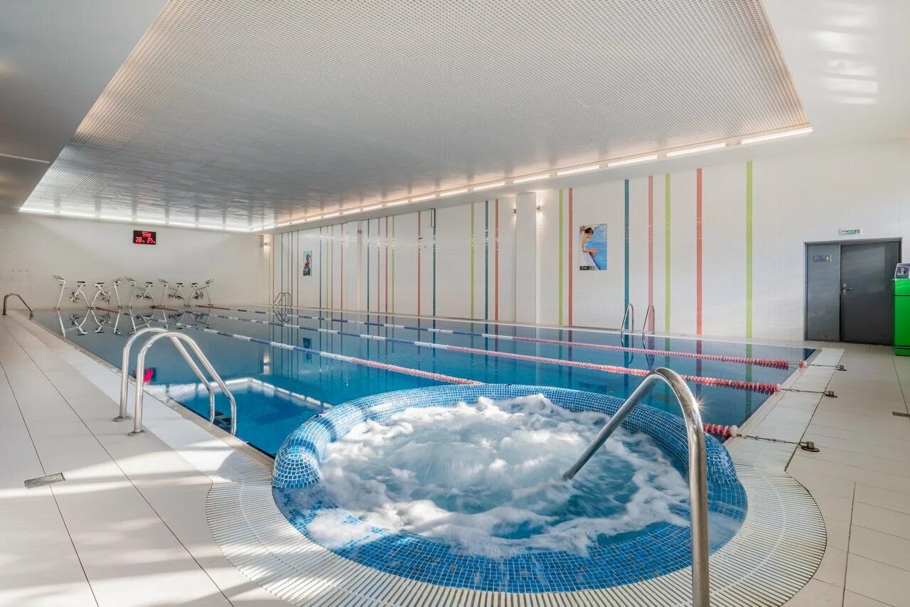 Edge premium fitness. Новосибирск улица сакко и ванцетти 77 фитнес парк. Рамада спа бассейн. X fit сан сити новосибирск. Фиджи спортклуб 3-я хорошевская 21а.