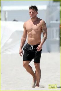 Ryan Phillippe Says He's Ready to 'Get Old,' Will Hold a Fun...