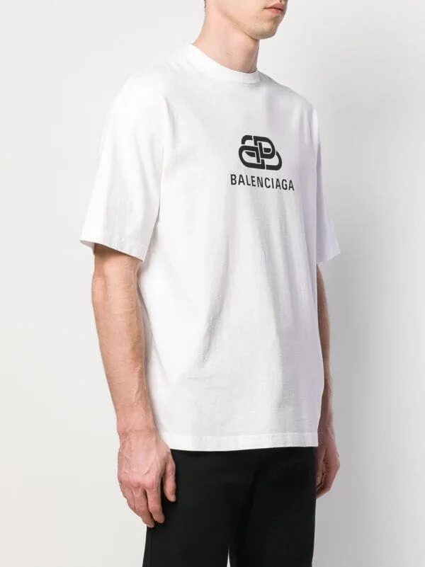 Balenciaga t Shirt 2022. Футболка Balenciaga BB. White t Shirt Balenciaga. Баленсиага майка белая.