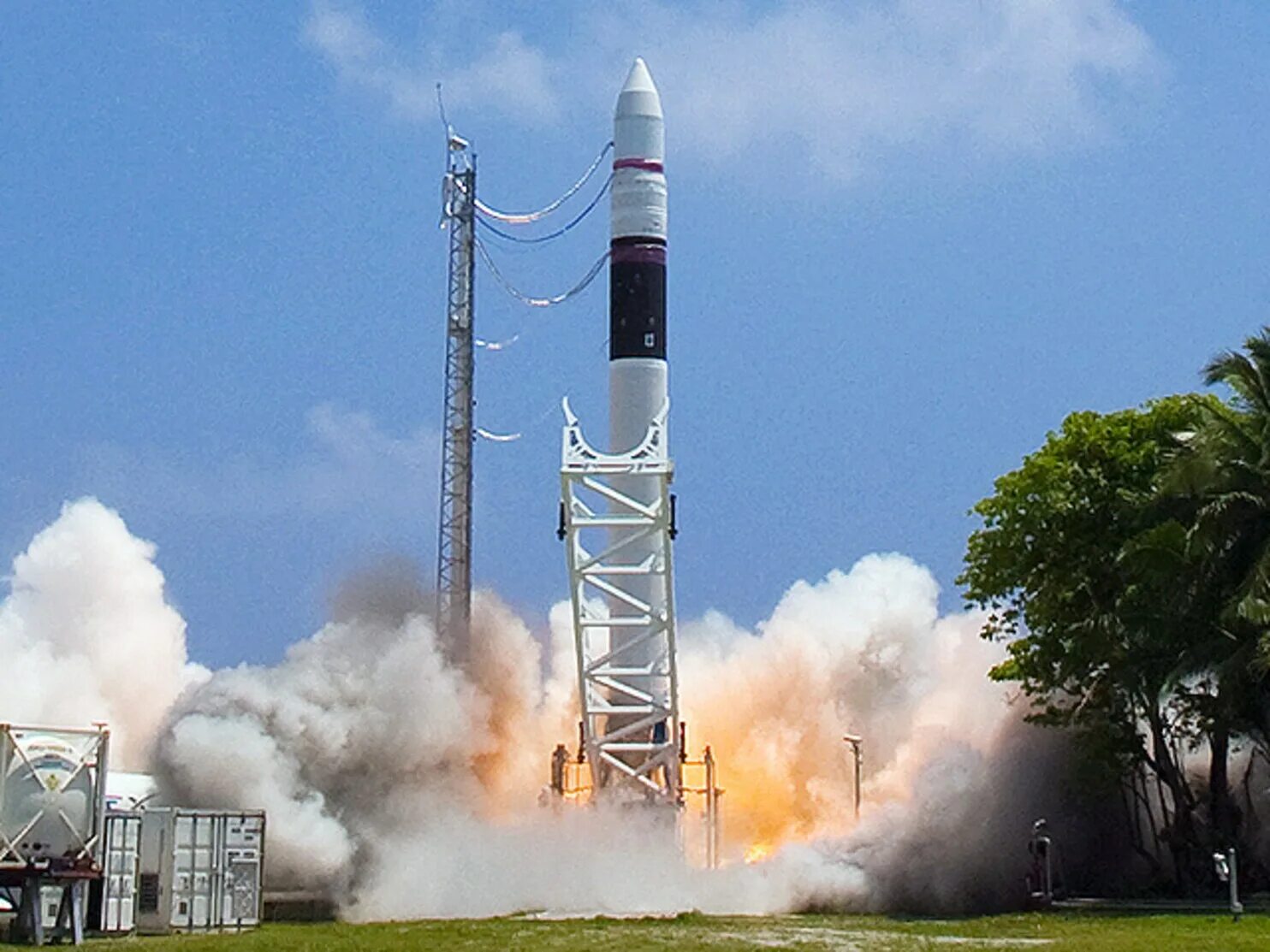 Falcon 1. Falcon 1 launch. Ракета falcon 1. Falcon 1 2006. Falcon 1 rocket.