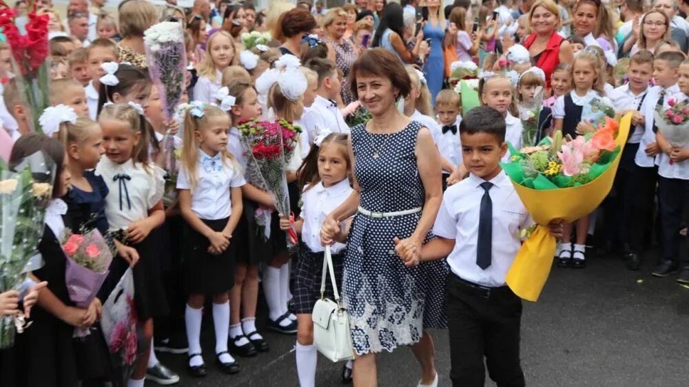 Элжур гаспринская школа. Гаспринская средняя школа. Гаспринская начальная школа 2. Гаспринская СШ 1. Школа 1 сентября.