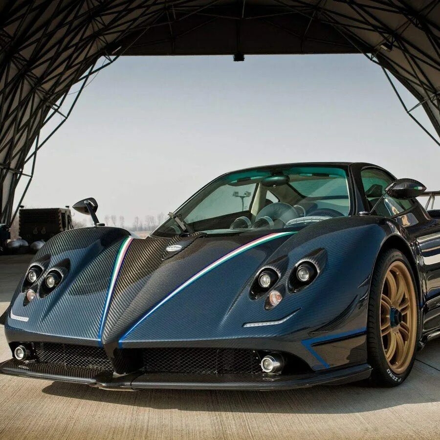 Паганини машина. Машина Pagani Zonda. Pagani Huayra. Машина Пагани Хуайра. Феррари Пагани Хуайра.