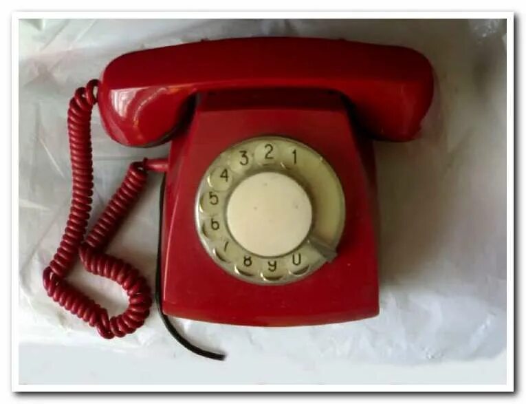Телефон 70 90 90. Домашний телефон. Старый телефонный аппарат. Советский телефон. Телефонные аппараты 80-х.