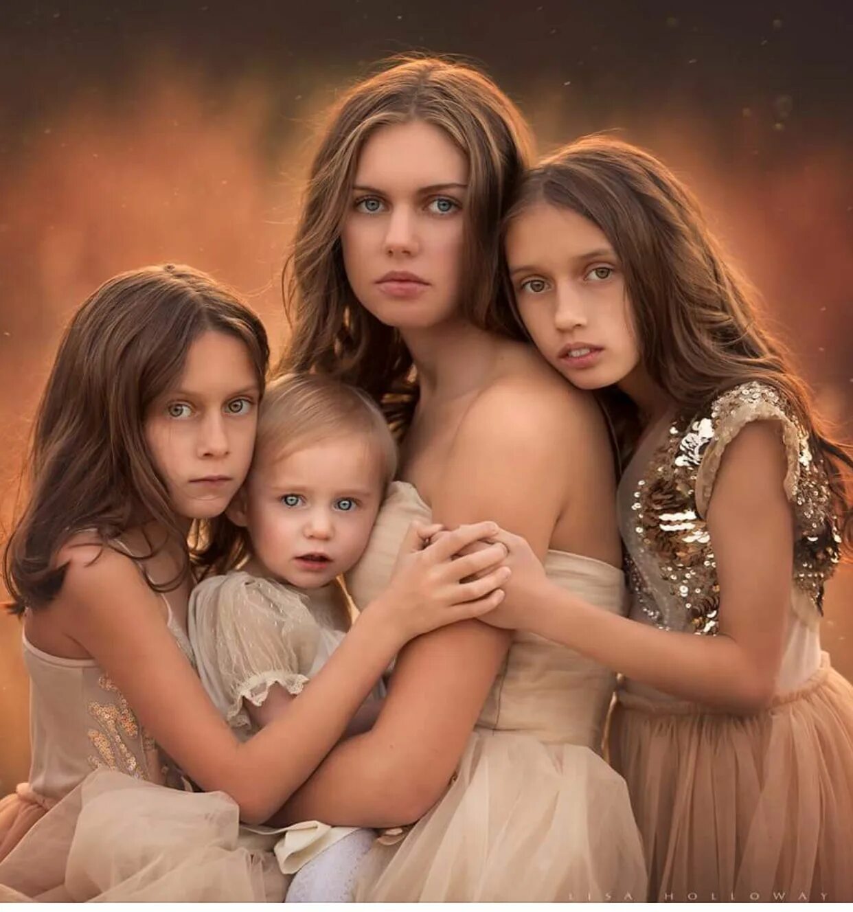 4 дочки и как быть. Четыре дочки. многодетная мама фотограф. дочь а4.