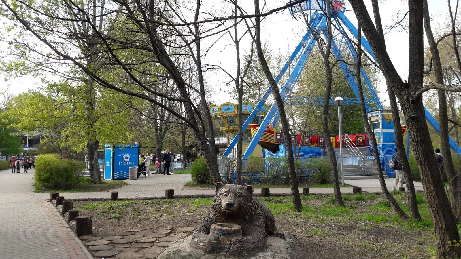 Парк Северное Тушино сейчас. Парк Тушино сейчас. Парк Северное Тушино красный медведь. Парк Северни Тушино фантан.