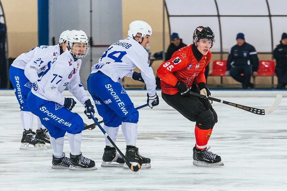 нефтяник динамо москва