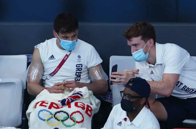 Tom Daley Knitting.