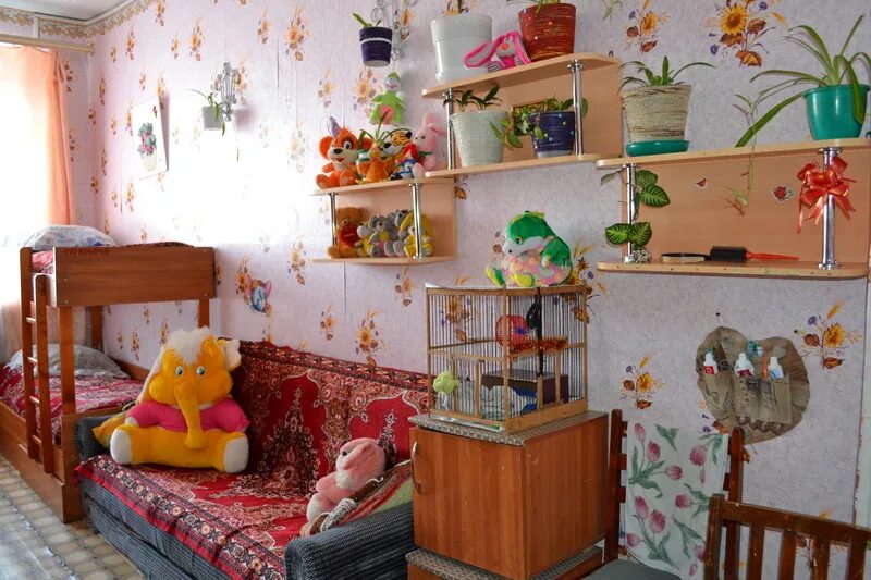 Детский психоневрологический интернат. Школа интернат спальные комнаты. Спальня в детском доме. Журавлевский дом интернат детский дом 105. Психоневрологический интернат на лазурной челябинск.