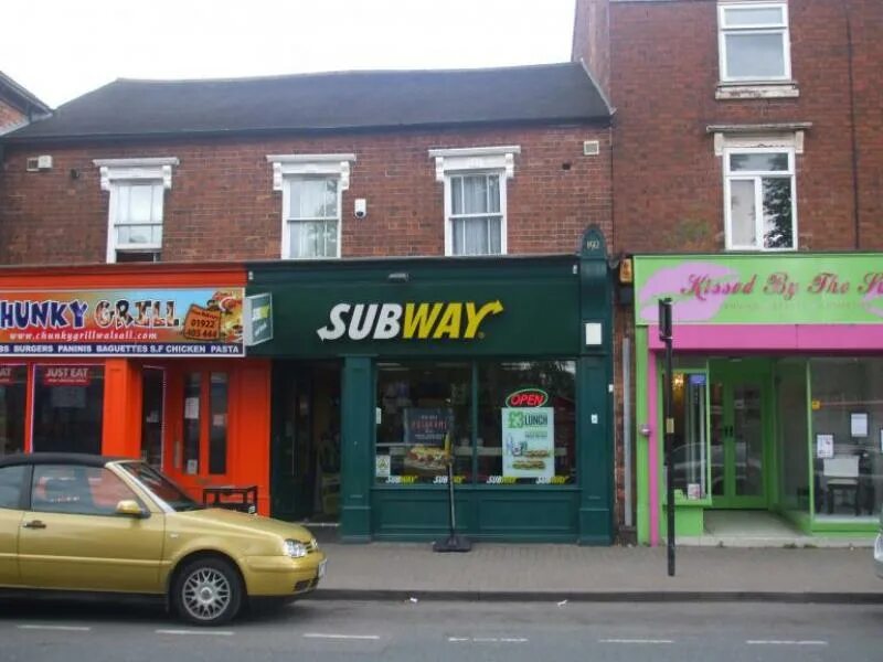 Shop near you. Rent shop. Nearby shop. Rent shop in Palmers Green. Onzies Store near me.