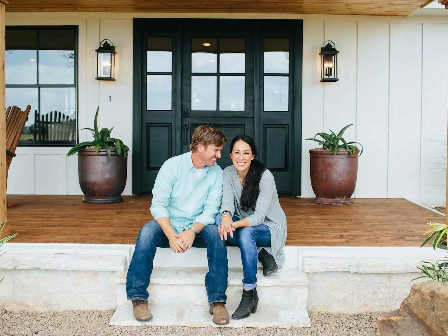 Пригород антонио хаус в америке. Дома в америке. Country house renovation сша. Передача ремонт в доме. Частные дома в америке.