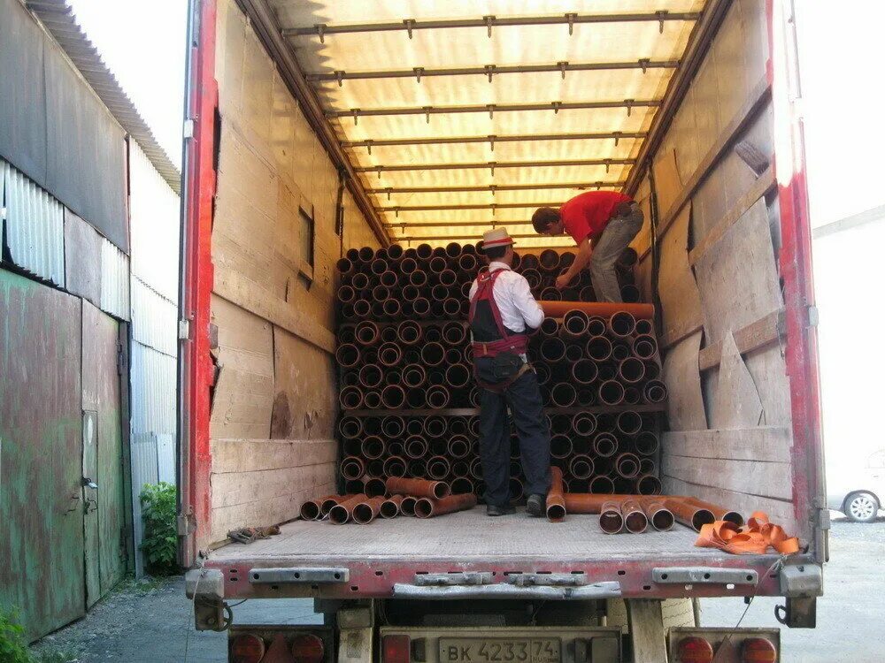 погрузка контейнеров. грузим правильно. погрузка разгрузка зерна. загрузка фуры. грузим правильно.