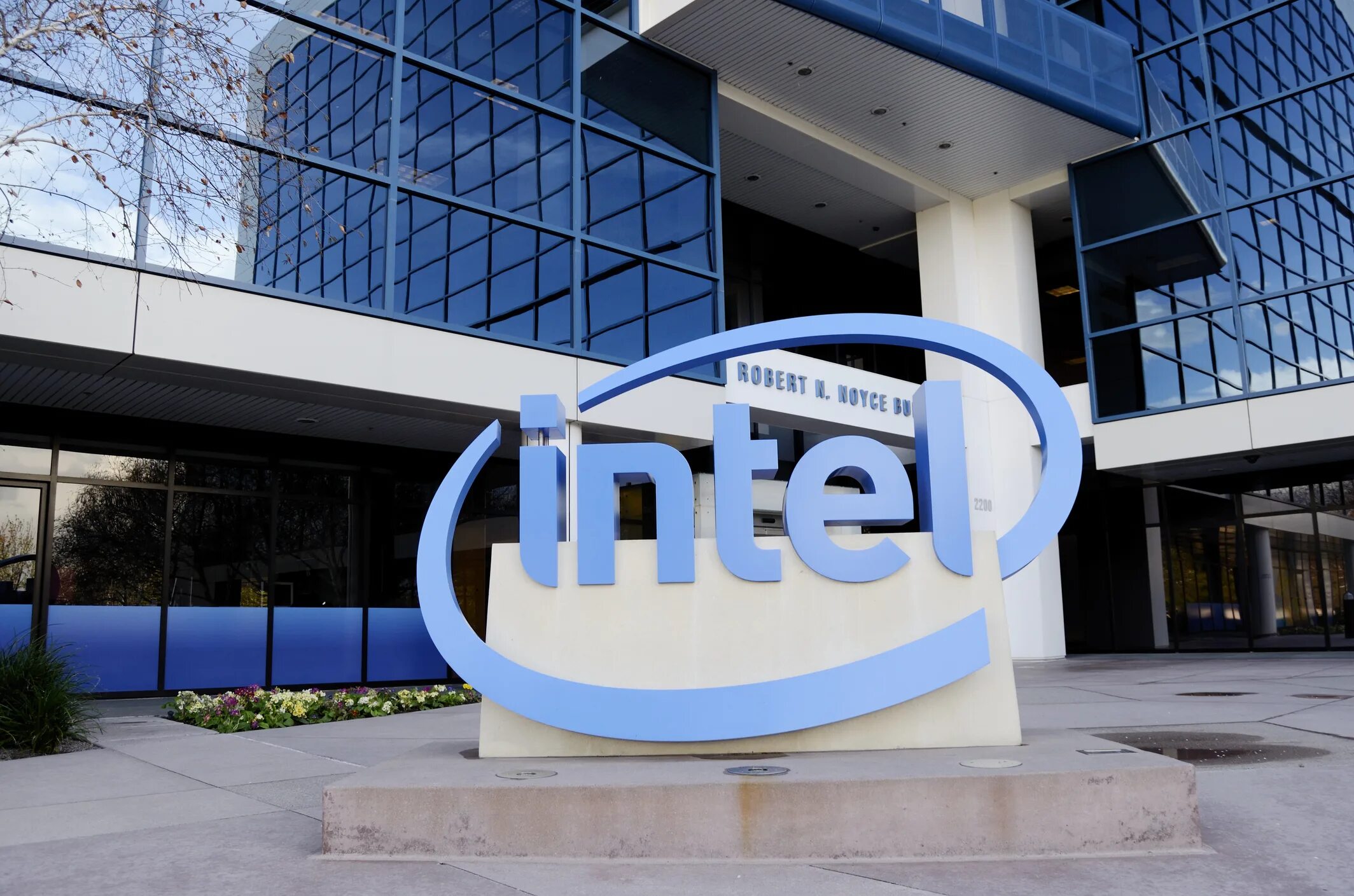 Интел работа. Компания Интел в Кремниевой долине. Штаб квартира Intel кремниевая Долина. Корпорация Intel. Здание Интел.