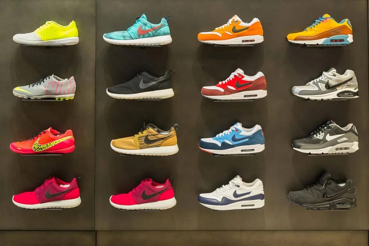 Название модных кроссовок. Nike Shoes. Линейка обуви Nike. Спортивные кроссовки найк. Nike обувь Sport Shoes.