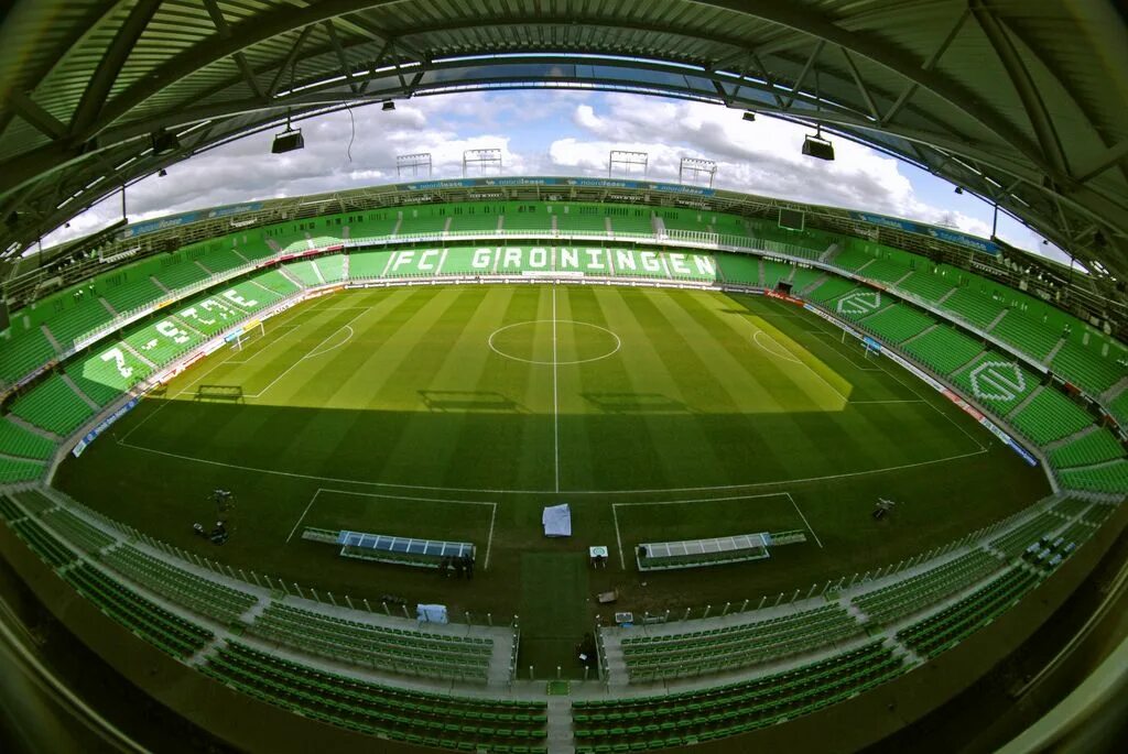 Уимблдон стадион теннис. Стадион forest park stadium. Зеленый стадион. Стадион зеленая роща. Green stadium.
