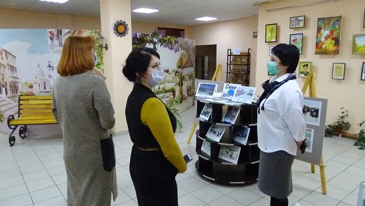 Сайт климовской центральной библиотеки. Книга библиотека. Фотосессия в библиотеке. Библиотечные фото. Мбук стародубская центральная библиотека.
