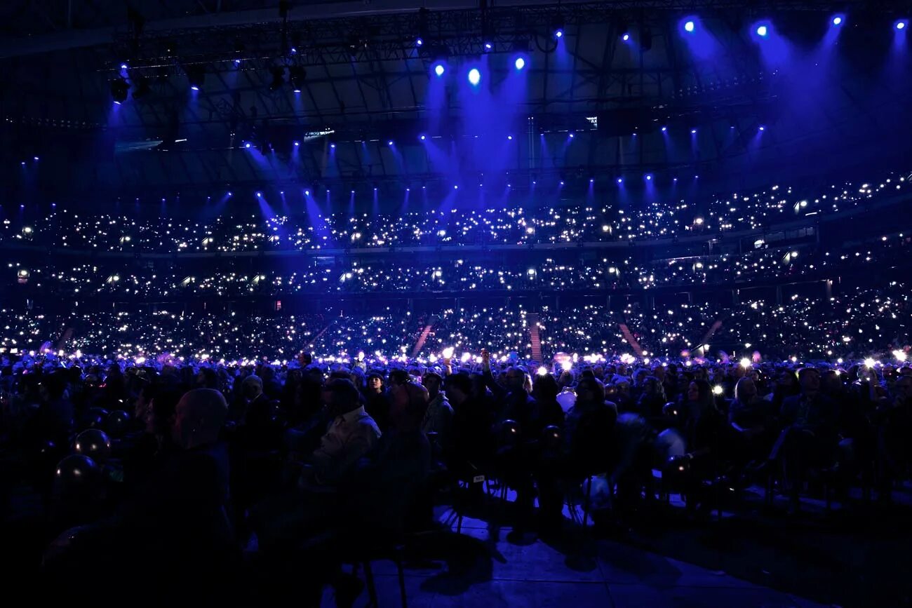 Stage shows. Сценический свет. Современный мюзикл. Музыкальный фестиваль ломы. Сценическое шоу.