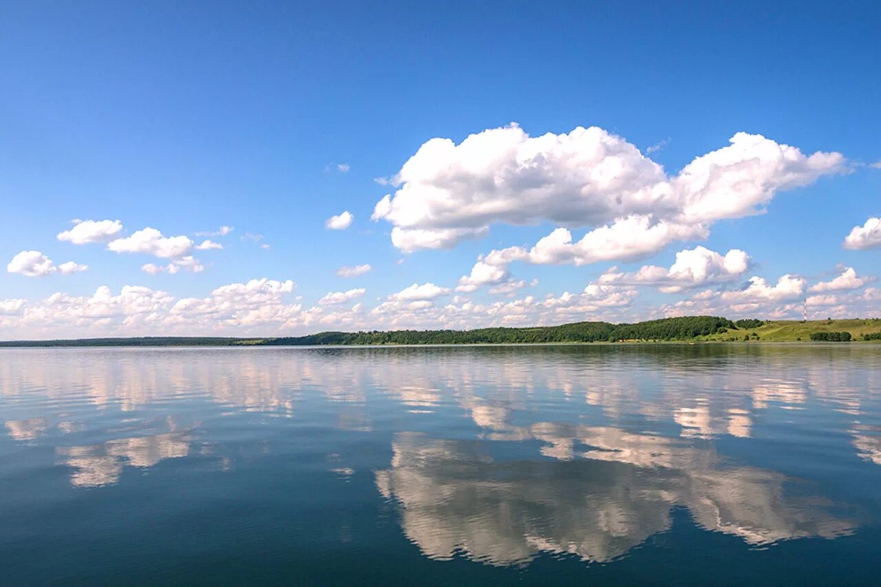 Озеро является источником. Плещеево озеро национальный парк. Переславль-Залесский озеро. Плещеево озеро Переславль Залесский. Национальный парк Переславль-Залесский.