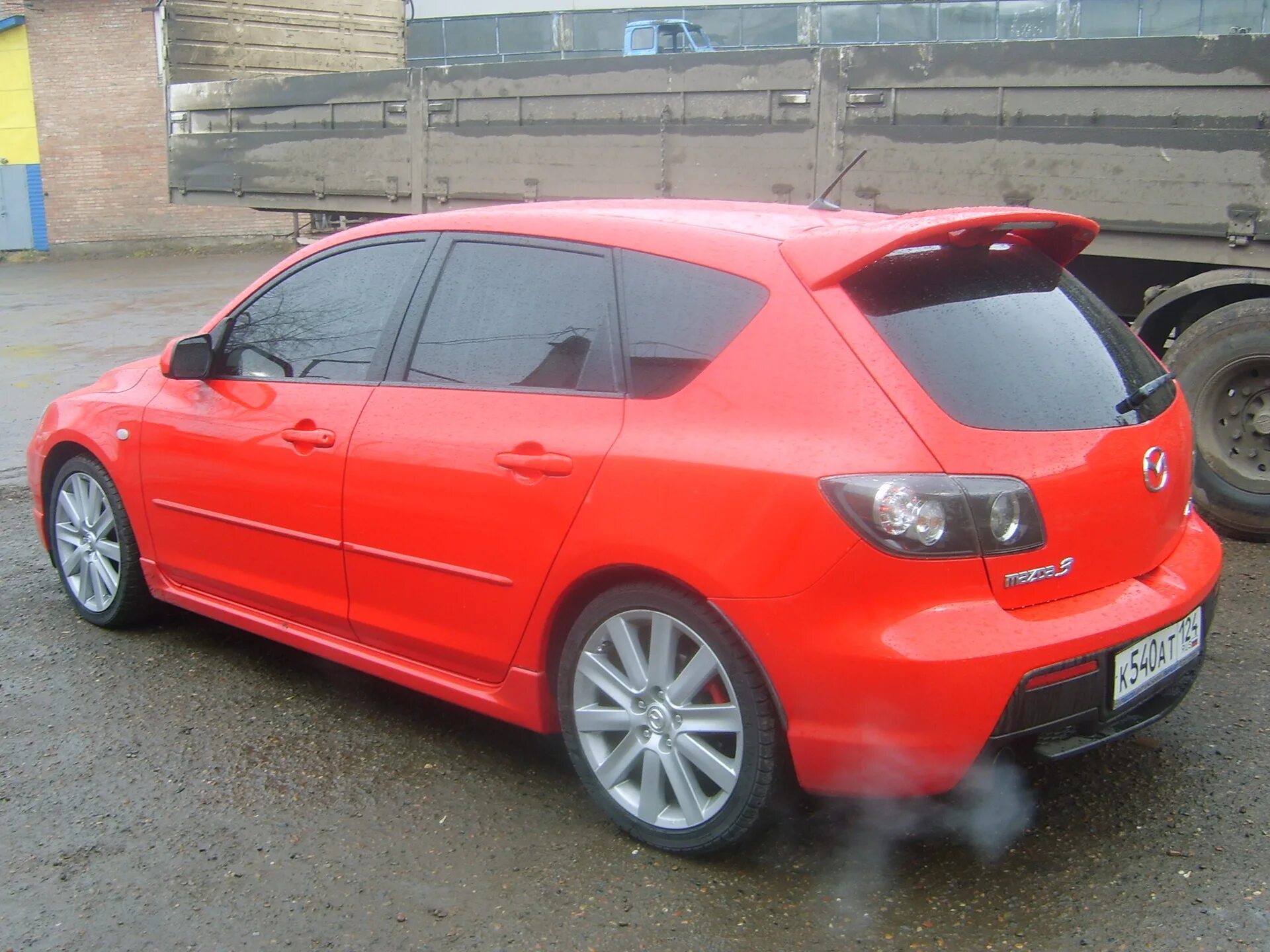 Спойлер на мазду 3 хэтчбек. Спойлер мазда 3 bk хэтчбек. mazda 3 bk mps хэтчбек. mazda 3 спойлер bk хэтчбек mps. спойлер mazda 3 mps.