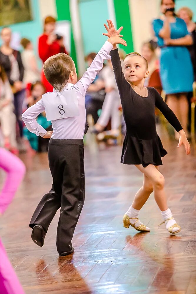 Где малыши танцуют. Спортивные танцы. Детские танцы. Спортивные танцы для детей. Танцевальные занятия для детей.