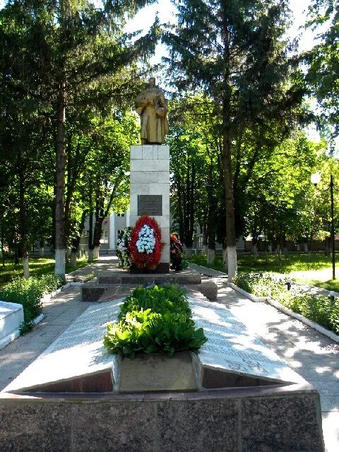 Памятники в Черемисиновском районе Курской области. Памятники Черемисиново Курская область. Поклонный крест Черемисиново Курская область. Стаканово Курская область Черемисиновский район. П черемисиново