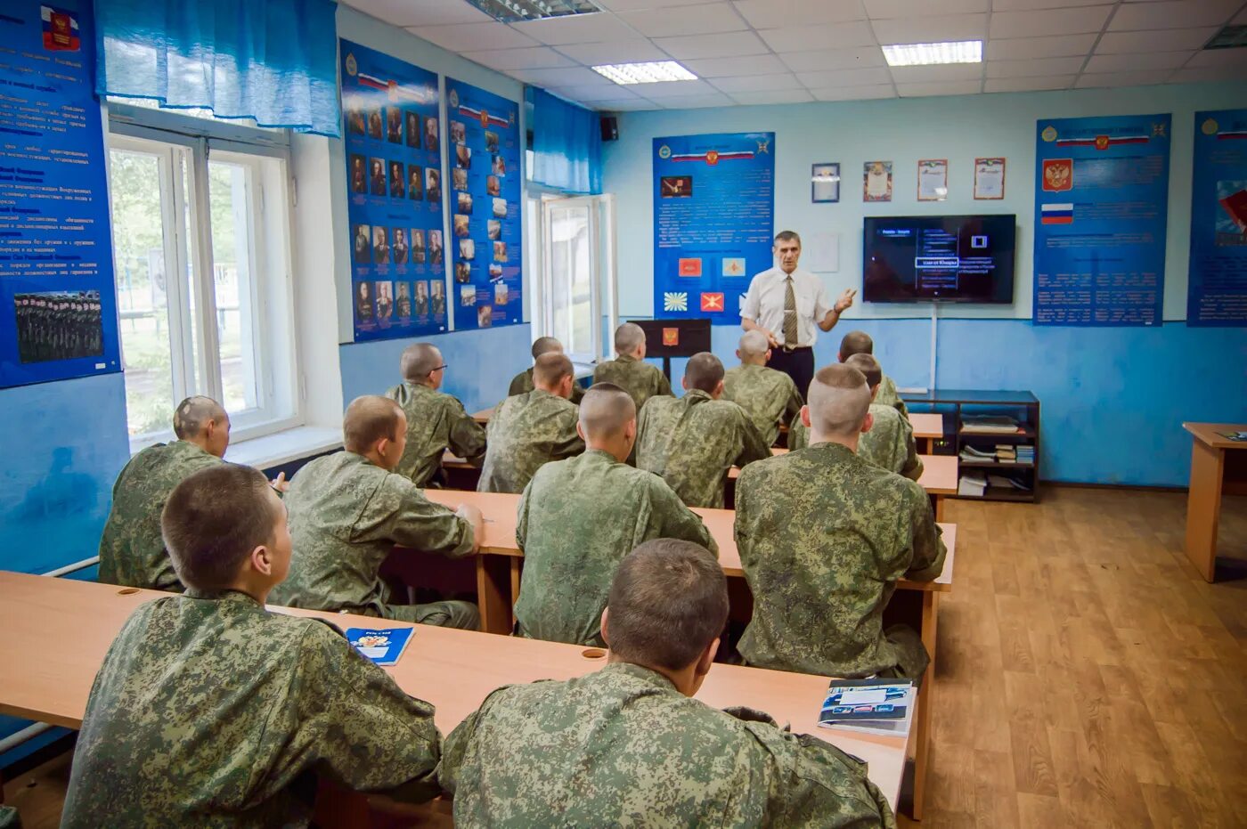 Служба досуг. Полевая комната досуга. Военная комната досуга. Комната досуга в армии. Комната досуга в казарме.