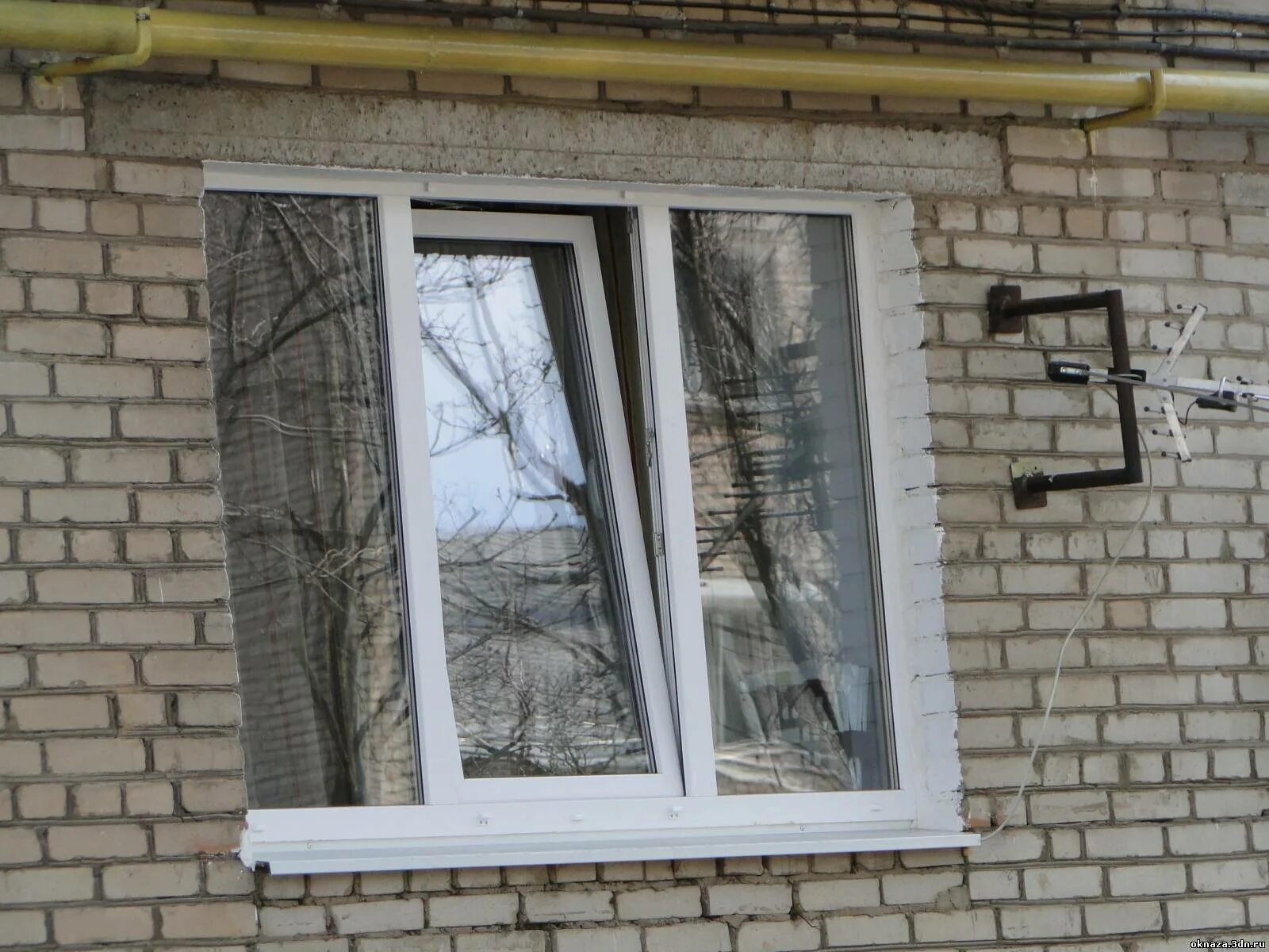 Установка окон в кирпичном доме. Окна в кирпичном доме. пластиковые окна в кирпичном доме. окно снаружи. пластиковые окна в панельный дом.