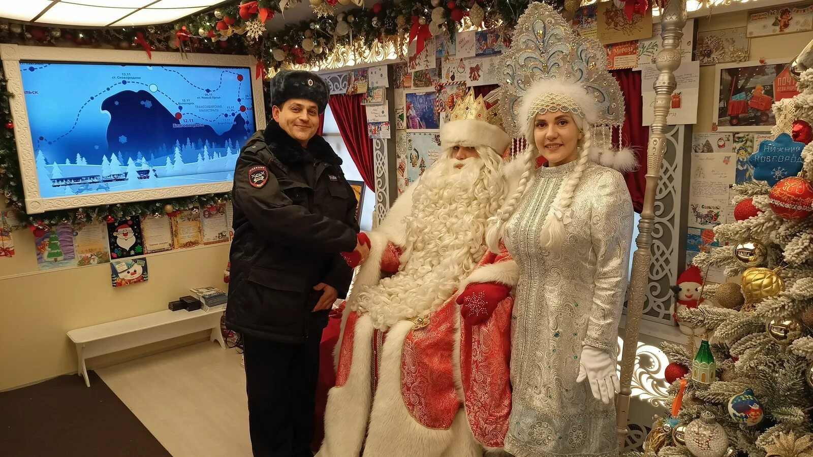 поезд деда мороза 2022 новосибирск. дед мороз великий устюг андрей балин. дед мороз для детей. дед мороз великий устюг андрей балин. великий устюг новогодние каникулы 2023.