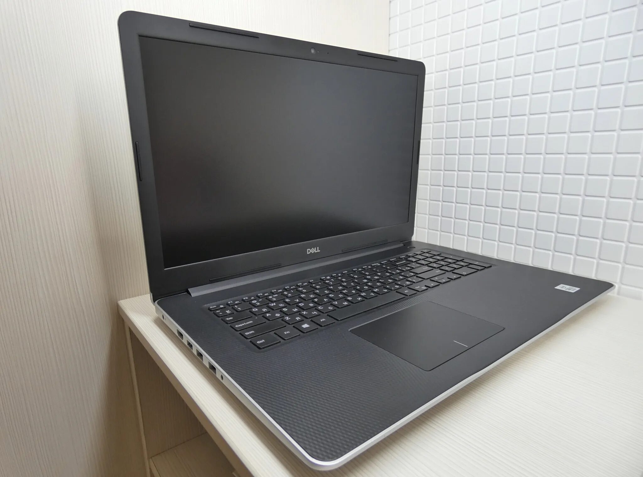 Ноутбук dell inspiron 3793. Dell inspiron 3793 3793-6074. Dell inspiron 3793. Dell inspiron 3793. Dell inspiron 3793.