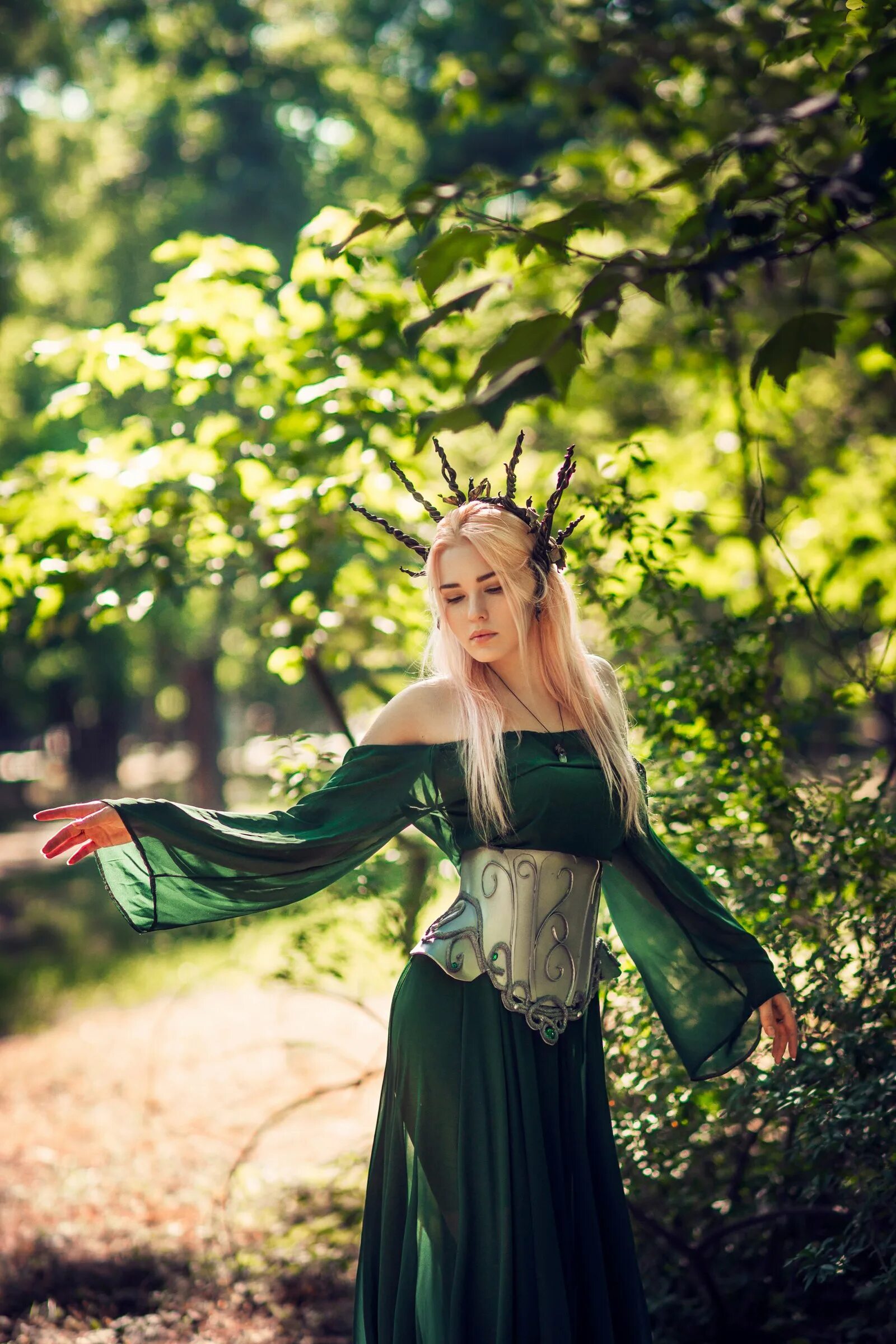 Elf cosplay. Эллериан жена Трандуила. Эллериан косплей. Эллериан Властелин колец.