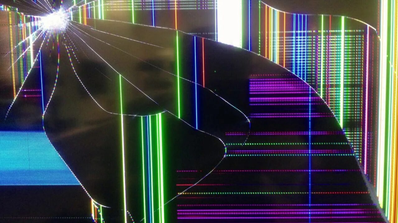 Треснувший монитор. Разбитый монитор. разбитый экран телевизора. расбитый икран телевизара. разбитый монитор компьютера.