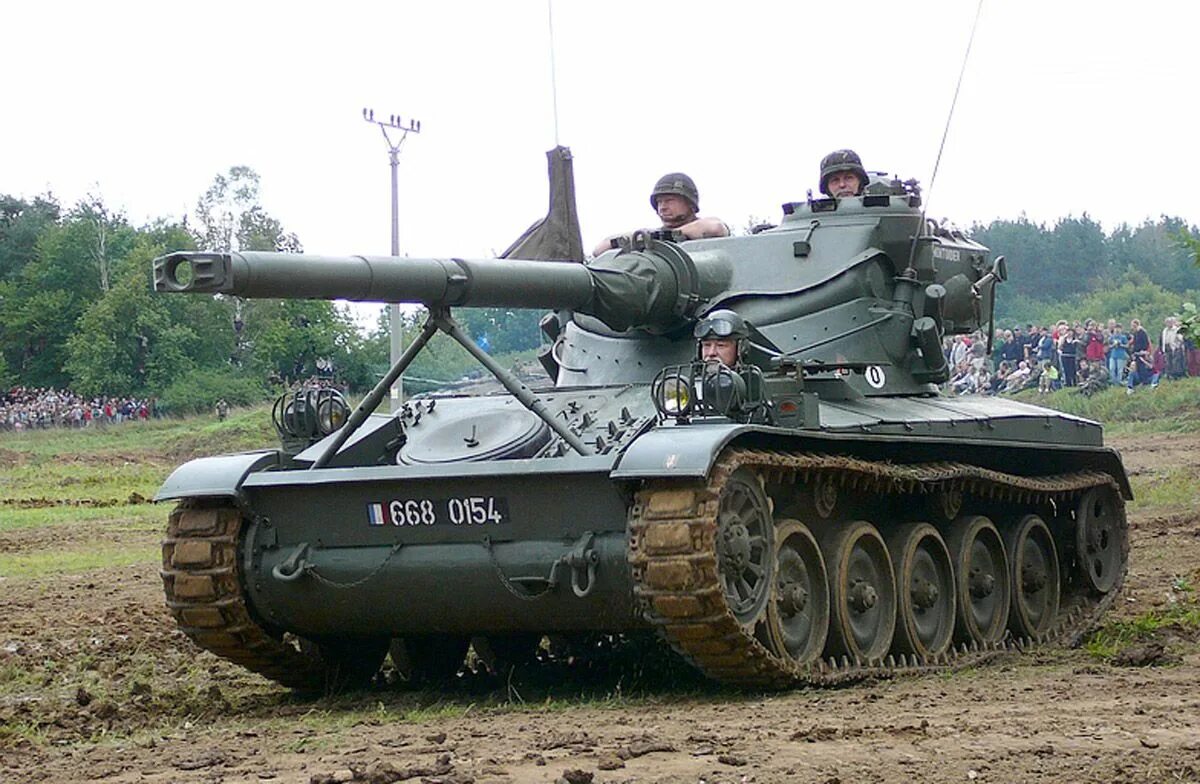 13 90 телефон. AMX 13 90. Французский танк АМХ-13. Французский танк АМХ 13 90. Танк AMX 1390.